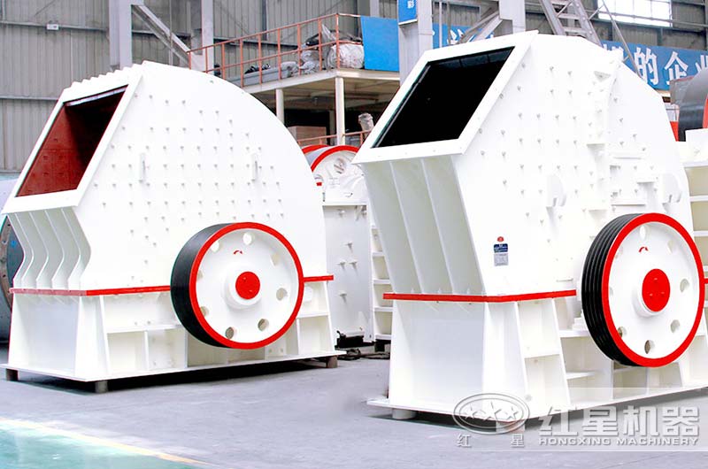 對比傳統(tǒng)錘破，一次成型單段錘破碎石強、出料更好