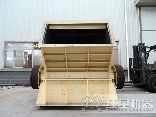 1315反擊式破碎機(jī)時(shí)產(chǎn)量可達(dá)多少噸？