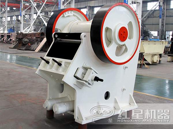 對(duì)比傳統(tǒng)鄂破機(jī)，新一代歐版鄂式破碎機(jī)具有哪些優(yōu)勢(shì)？